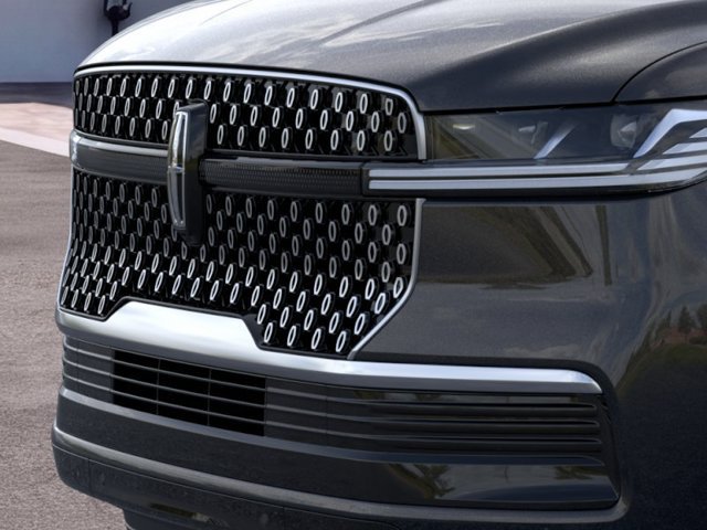 New 2026 Lincoln Navigator Reserve AWD/4WD image 17