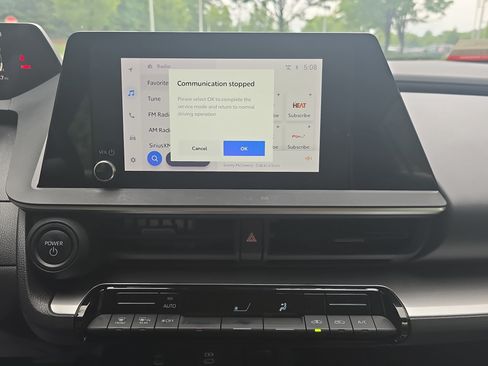 Used 2024 Toyota Prius LE FWD image 19