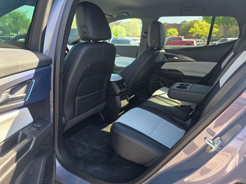 Used 2025 Chevrolet Equinox EV LT image 28