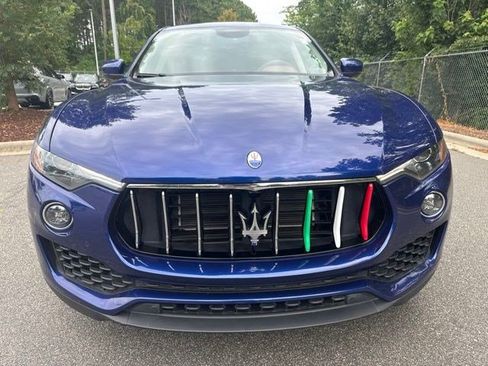 Used 2018 Maserati Levante AWD/4WD image 10