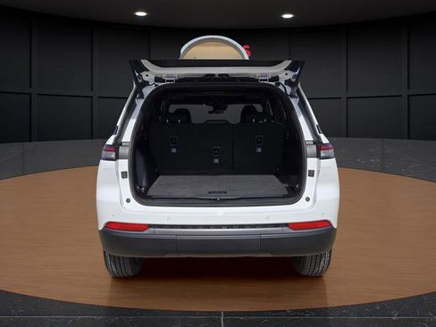 New 2026 Jeep Grand Cherokee Altitude RWD image 6