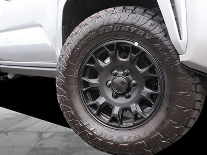 New 2024 Toyota Tacoma SR