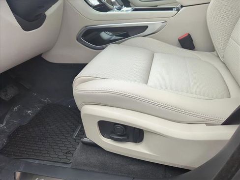 New 2025 Jaguar F-PACE R-Dynamic S image 4