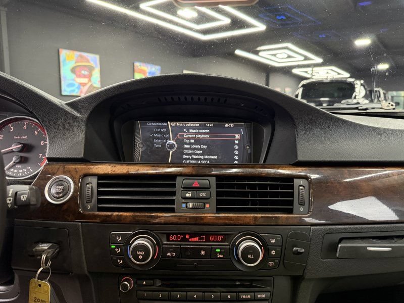 Used 2010 BMW 328i Sedan RWD image 12