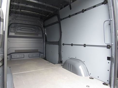 Used 2025 Mercedes-Benz Sprinter 2500 image 23