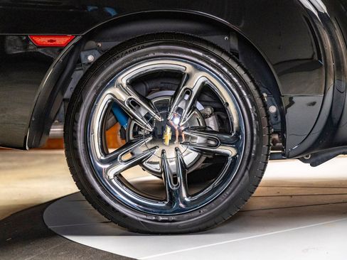 Used 2005 Chevrolet SSR w/ Preferred Equipment Group image 19