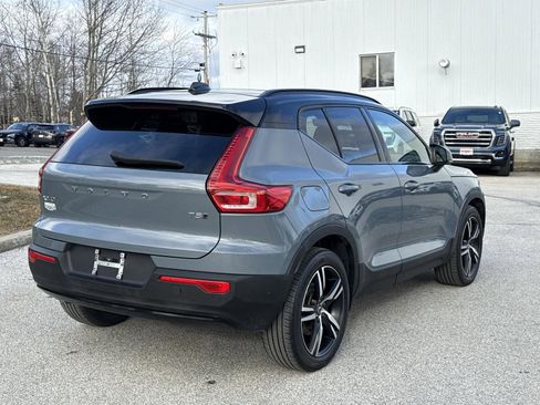 Used 2022 Volvo XC40 T5 R-Design image 6