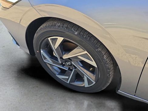 New 2026 Hyundai Elantra Limited FWD image 34