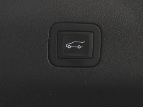 Used 2025 GMC Yukon Denali Ultimate w/ LPO, Floor Liner Package AWD/4WD image 31