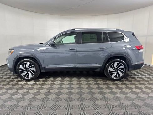 Used 2025 Volkswagen Atlas SEL AWD/4WD image 7