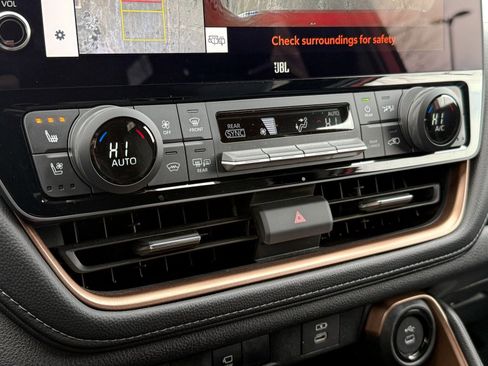 Used 2024 Toyota Grand Highlander AWD Hybrid image 19