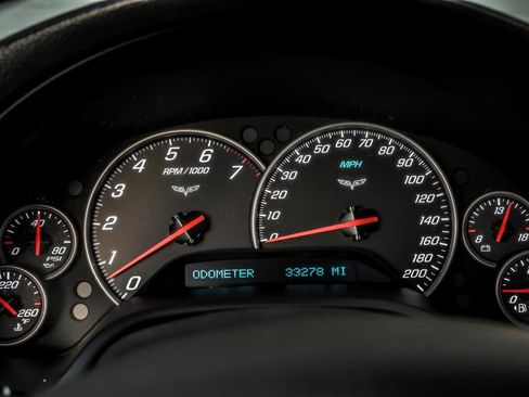 Used 2011 Chevrolet Corvette Grand Sport w/ Preferred Equipment Group RWD image 21