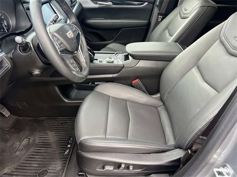 Certified 2025 Cadillac XT5 Premium Luxury image 18