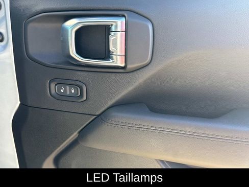 Used 2023 Jeep Wrangler Unlimited Sahara AWD/4WD image 19