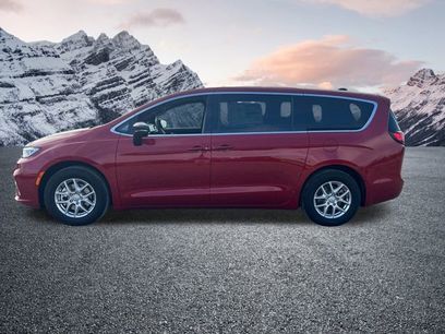 New 2026 Chrysler Pacifica Select