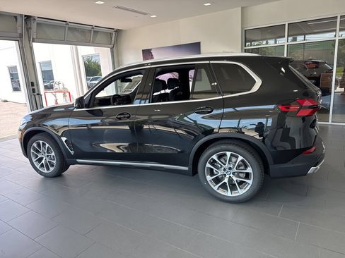 New 2026 BMW X5 xDrive40i w/ Climate Comfort Package AWD/4WD image 5