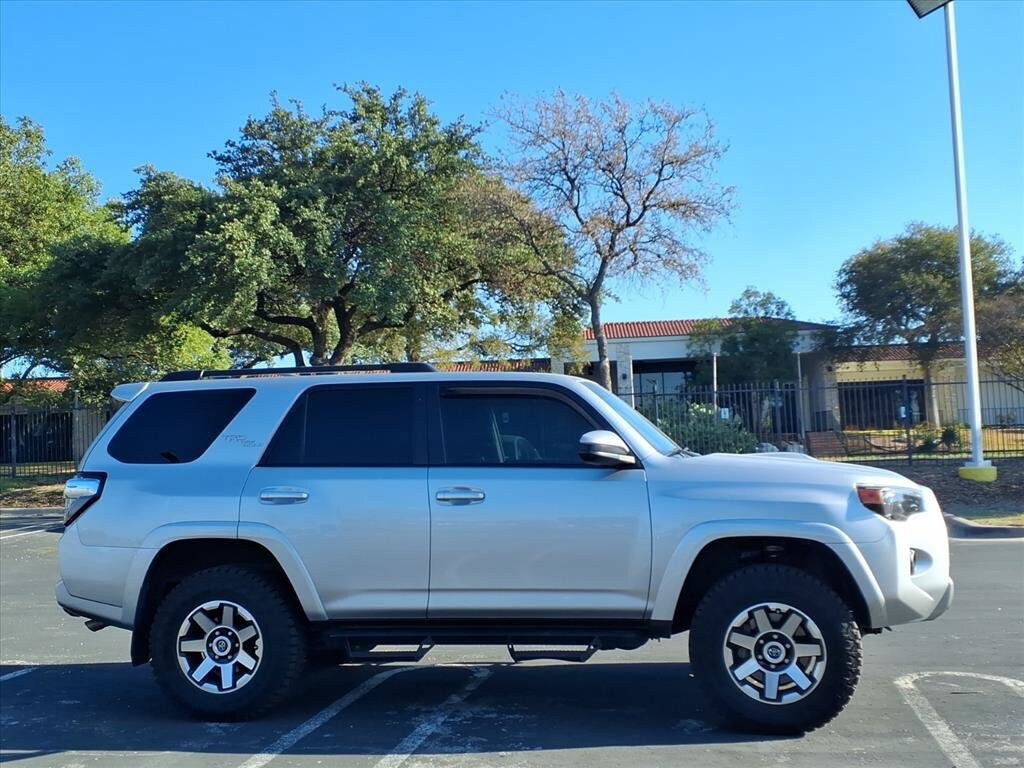 Used 2023 Toyota 4Runner TRD Off-Road AWD/4WD image 3