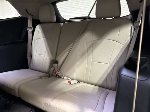 Used 2020 Buick Enclave Premium w/ Sun and Sites Package AWD/4WD image 25
