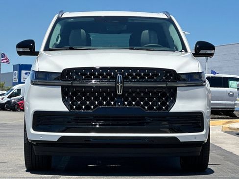 New 2026 Lincoln Navigator Black Label AWD/4WD image 8
