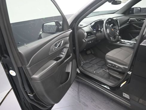Used 2023 Chevrolet Traverse LT FWD image 10