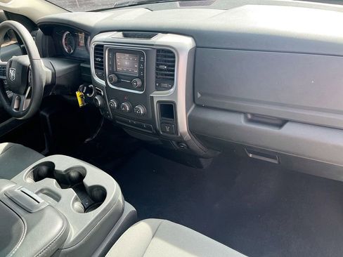 Used 2022 RAM 1500 Classic SLT AWD/4WD image 26