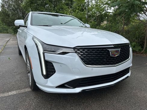Used 2026 Cadillac CT4 Premium Luxury RWD image 1
