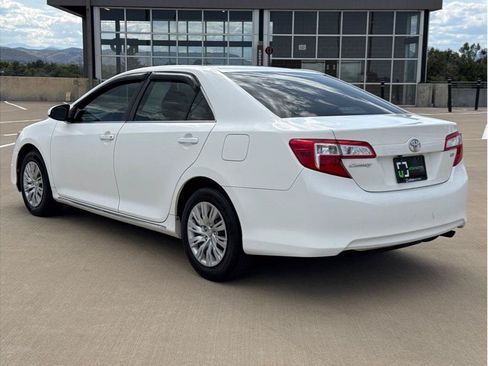 Used 2012 Toyota Camry LE FWD image 6