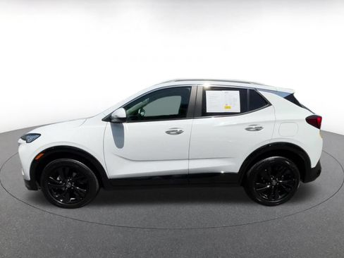 Used 2024 Buick Encore GX Sport Touring AWD/4WD image 7