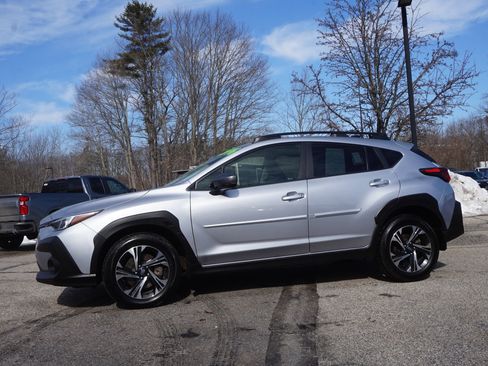 Used 2024 Subaru Crosstrek 2.0i Premium image 8