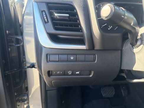 Certified 2025 Nissan Rogue SV image 31