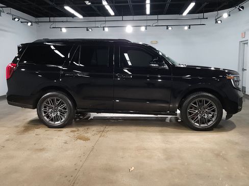 Used 2025 Ford Expedition Platinum w/ Stealth Performance Package image 8