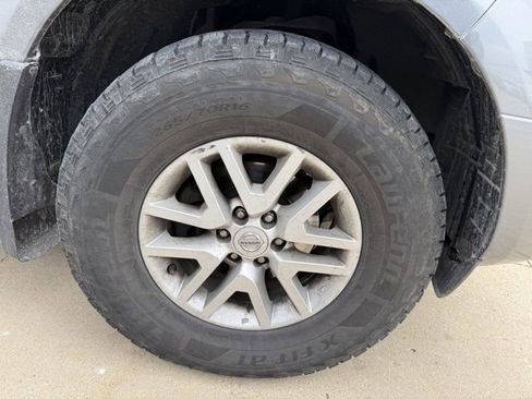 Used 2019 Nissan Frontier SV image 3