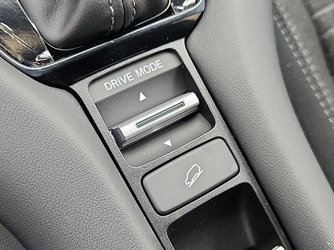 Certified 2026 Honda HR-V LX image 25