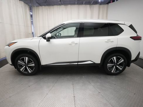 Certified 2023 Nissan Rogue SL w/ SL Premium Package AWD/4WD image 24