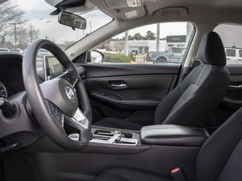 Used 2023 Nissan Sentra SV image 18