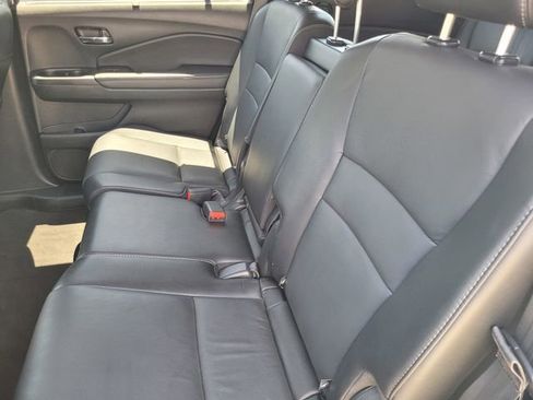Used 2021 Honda Pilot Touring image 13