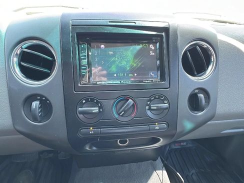 Used 2006 Ford F150 XLT AWD/4WD image 12