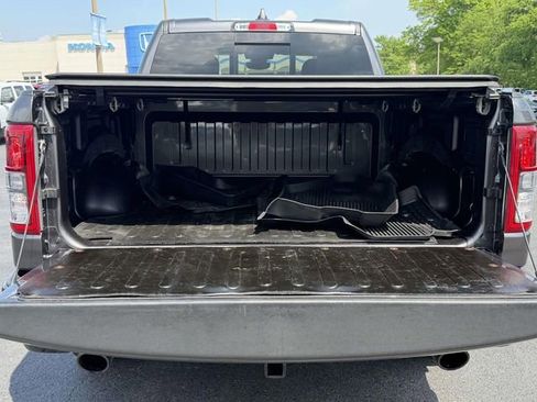 Used 2022 RAM 1500 Big Horn w/ Night Edition AWD/4WD image 9