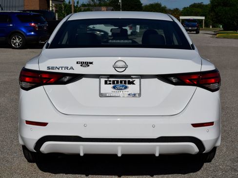 Used 2025 Nissan Sentra S image 5