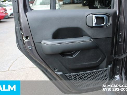 Used 2021 Jeep Wrangler Unlimited Sahara AWD/4WD image 19