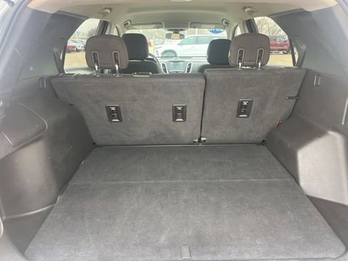 Used 2018 Chevrolet Equinox LT image 38