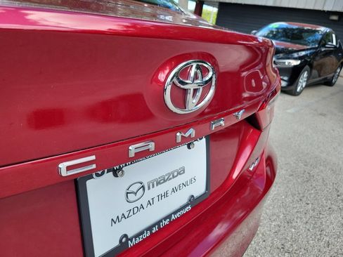 Used 2020 Toyota Camry LE FWD image 10