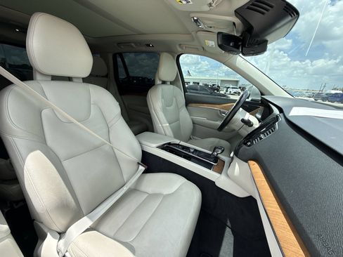 Used 2022 Volvo XC90 T6 Momentum w/ Advanced Package AWD/4WD image 27