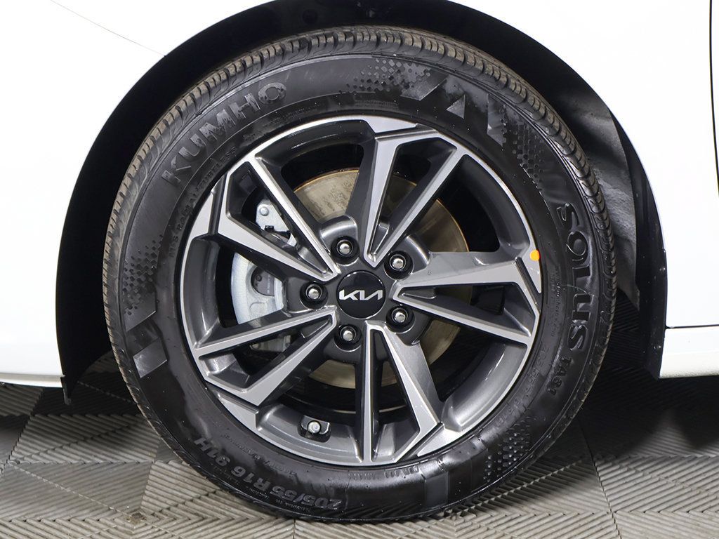 Used 2023 Kia Forte LXS w/ LXS Technology Package FWD image 20