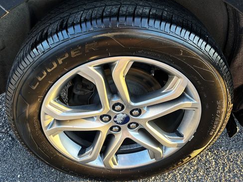 Used 2015 Ford Edge Titanium w/ Equipment Group 302A image 8