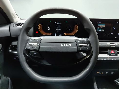 Used 2025 Kia K4 FWD image 19