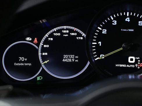 Certified 2022 Porsche Cayenne E-Hybrid image 14