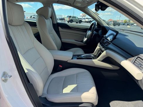 Certified 2022 Honda Accord Touring image 17