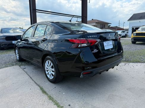 Used 2020 Nissan Versa S image 7