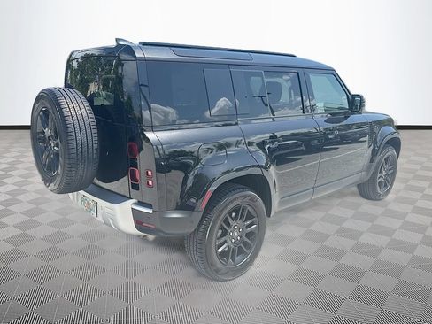 Used 2025 Land Rover Defender 110 S AWD/4WD image 8